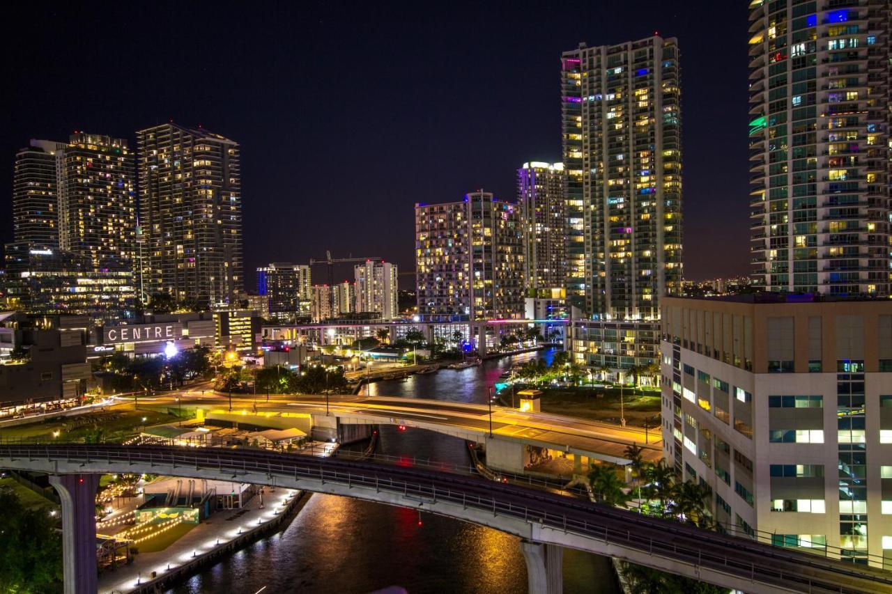 Comfort Inn & Suites Downtown Brickell-Port Of Miami Exterior photo